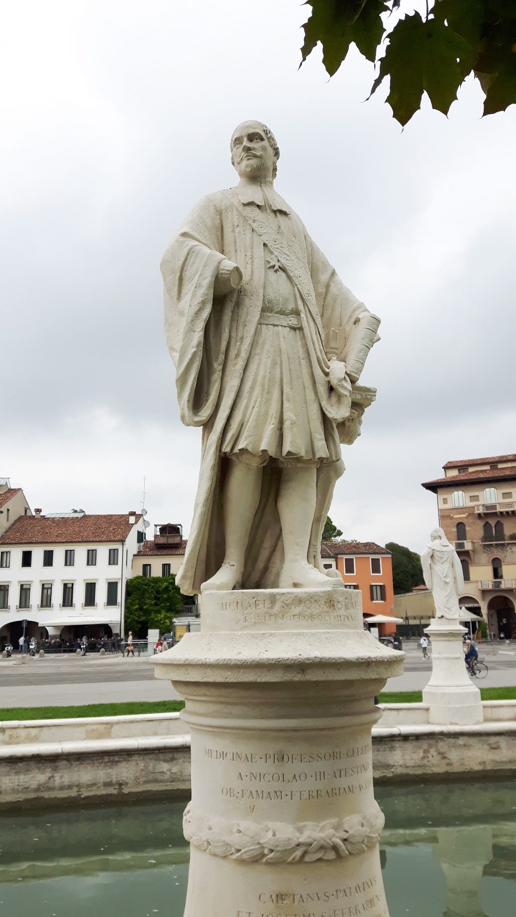Michele%20Savonarola%27s%20monument%2C%20Padua%20-%2002.jpg